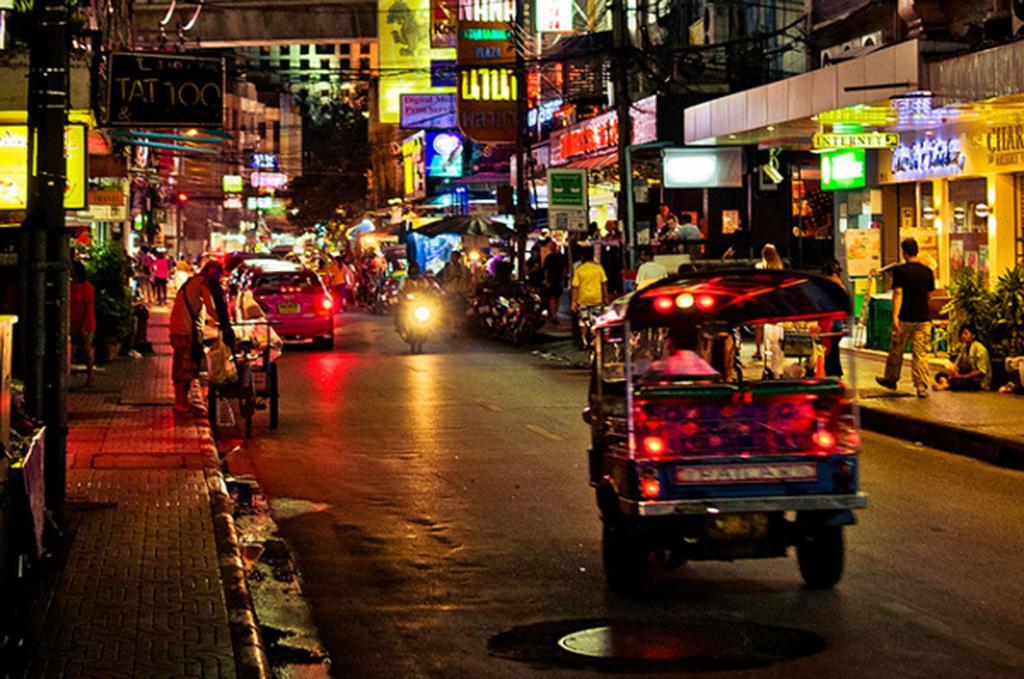Hostel 8 Sukhumvit Soi 8 Bangkok Exteriör bild