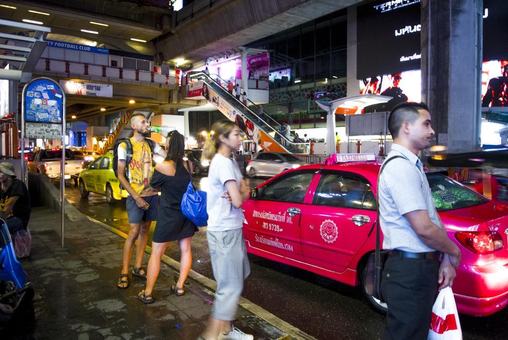 Hostel 8 Sukhumvit Soi 8 Bangkok Exteriör bild