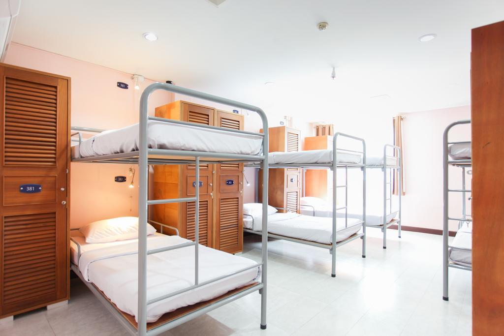 Hostel 8 Sukhumvit Soi 8 Bangkok Rum bild