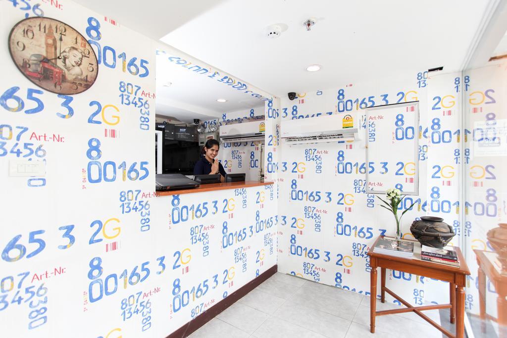 Hostel 8 Sukhumvit Soi 8 Bangkok Exteriör bild