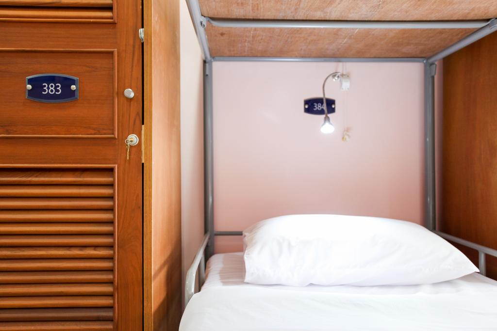 Hostel 8 Sukhumvit Soi 8 Bangkok Rum bild
