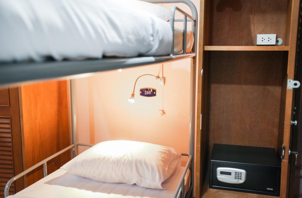 Hostel 8 Sukhumvit Soi 8 Bangkok Rum bild