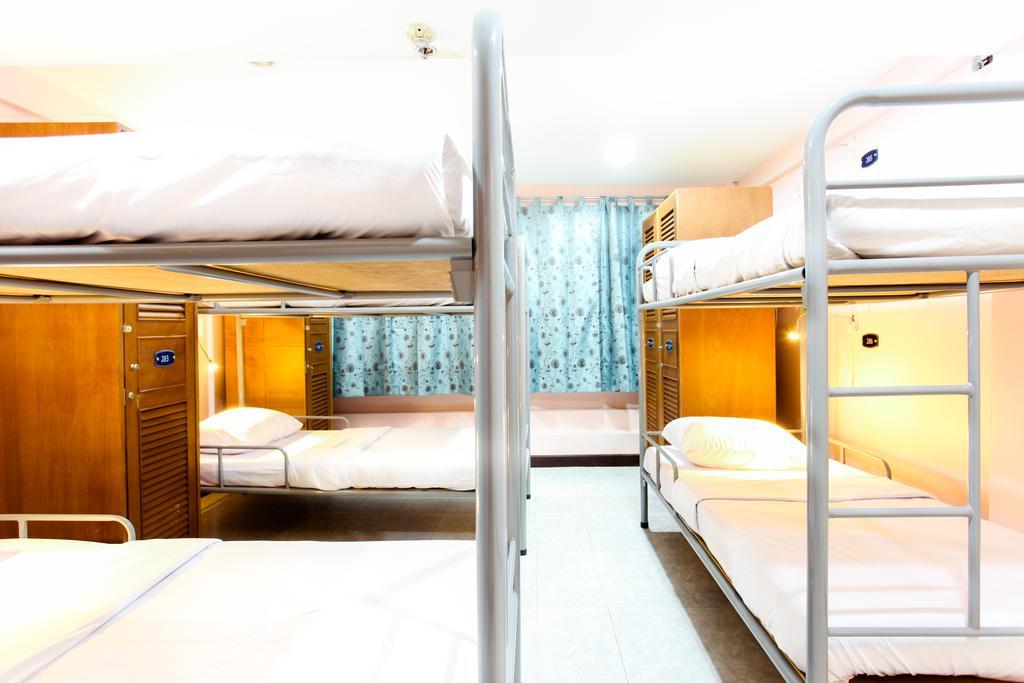 Hostel 8 Sukhumvit Soi 8 Bangkok Exteriör bild