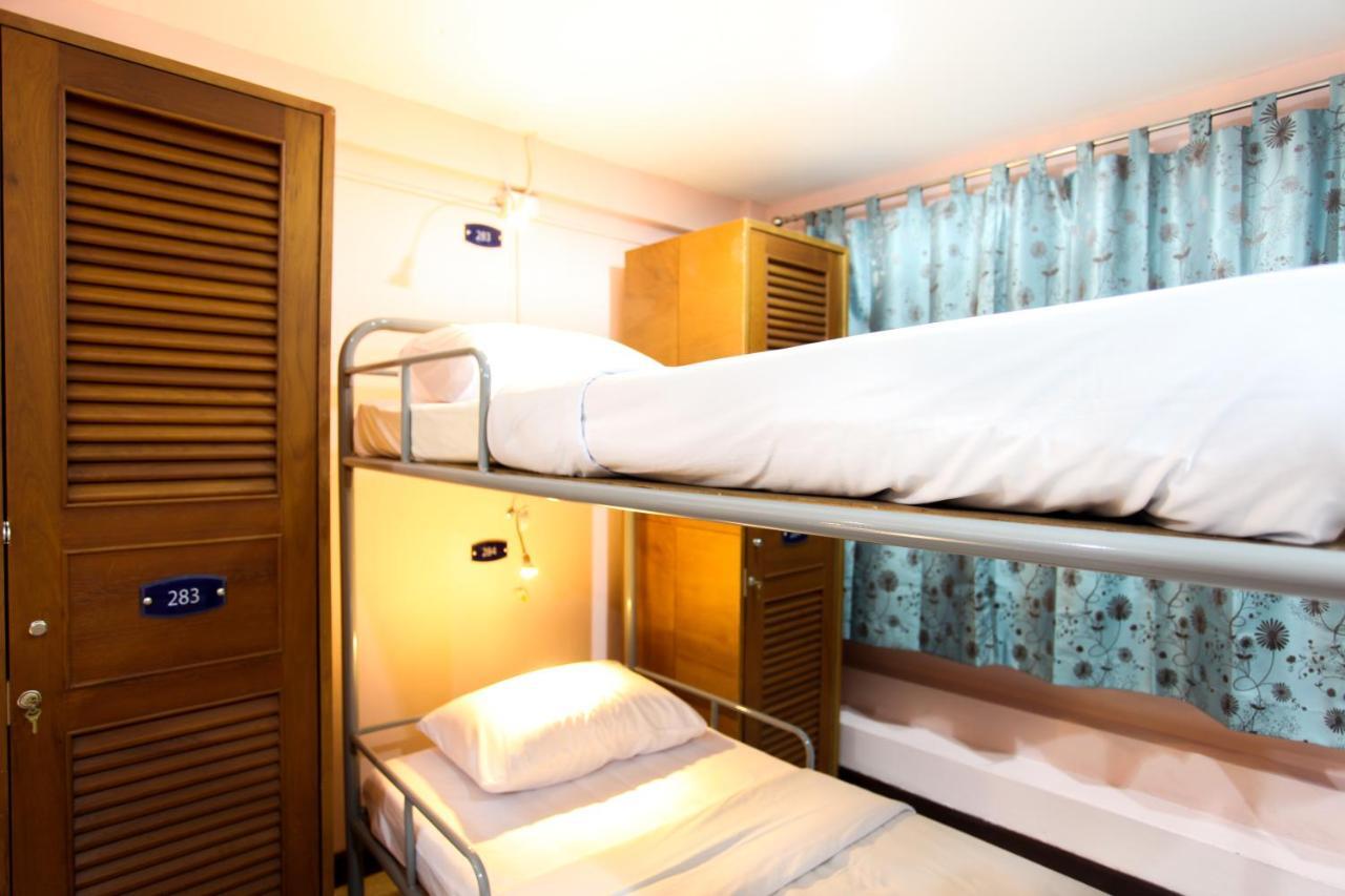 Hostel 8 Sukhumvit Soi 8 Bangkok Exteriör bild